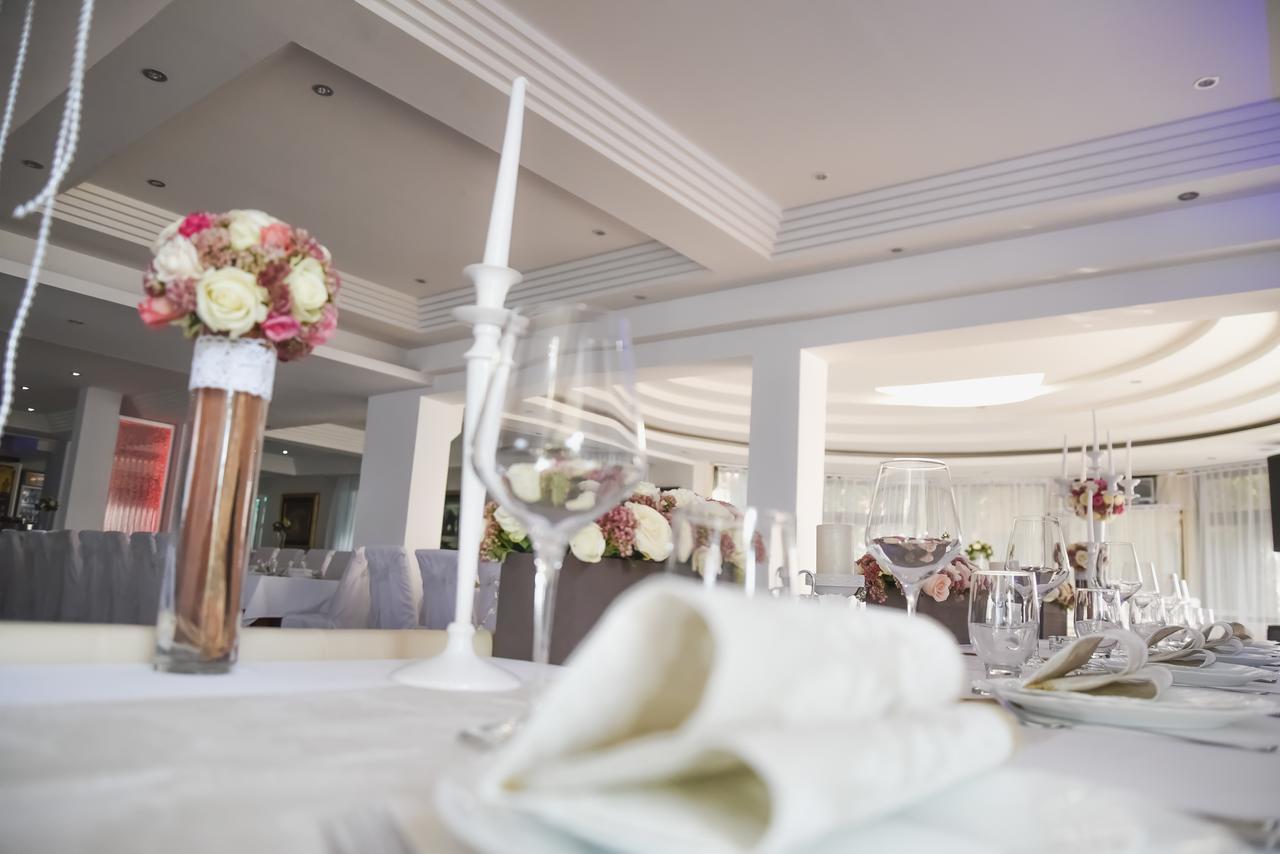 Hotel Mk, Plavi Restoran, Loznica Bagian luar foto