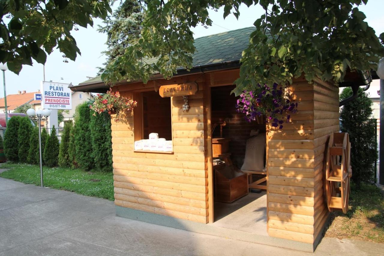 Hotel Mk, Plavi Restoran, Loznica Bagian luar foto